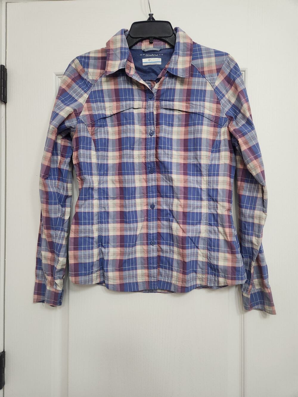 Women's Columbia PFG Omin-Shade button down size medium.